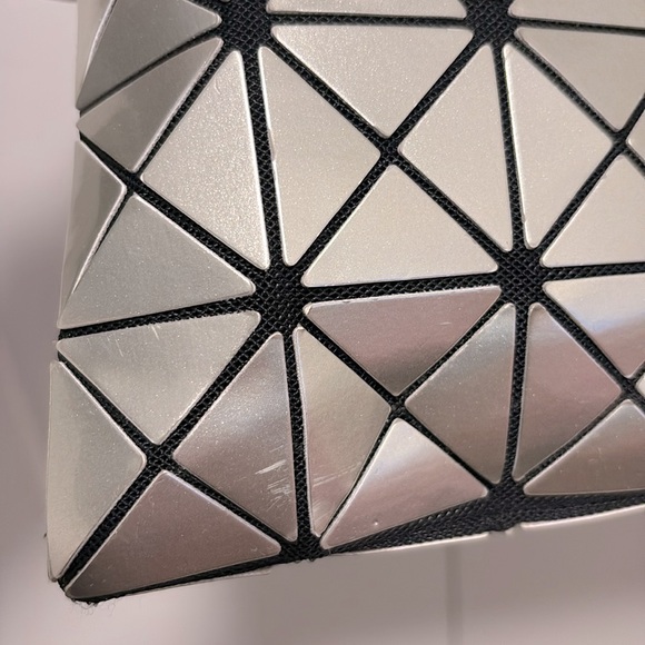 [Bao Bao] Issey Miyake Metallic PVC Geometric Black Mesh Zip-Close Shoulder Tote - Picture 14 of 16